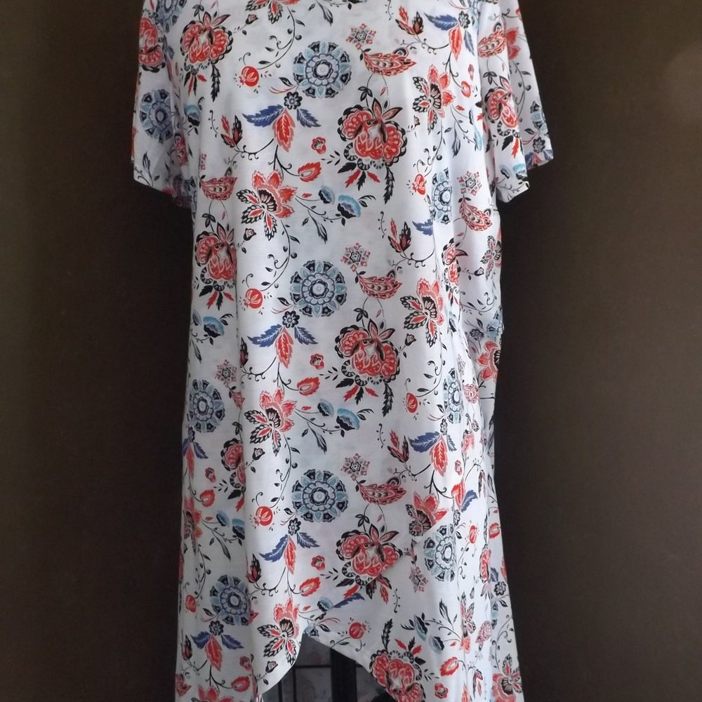 Jessica Landon white 18/20.. 65 cotton, 35 rayon, never wore..missing tags